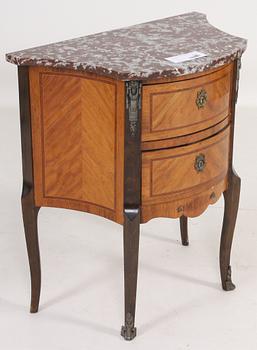 BYRÅ, Louis XVI-stil, 1900-tal.