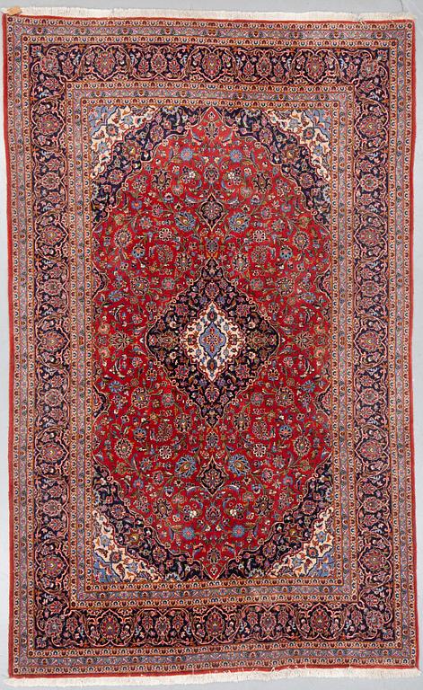 Carpet, Kashan, ca 314 x 198 cm.