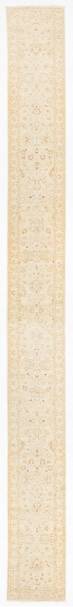 Gallerimatta, orientalisk, ca 833 x 83 cm.