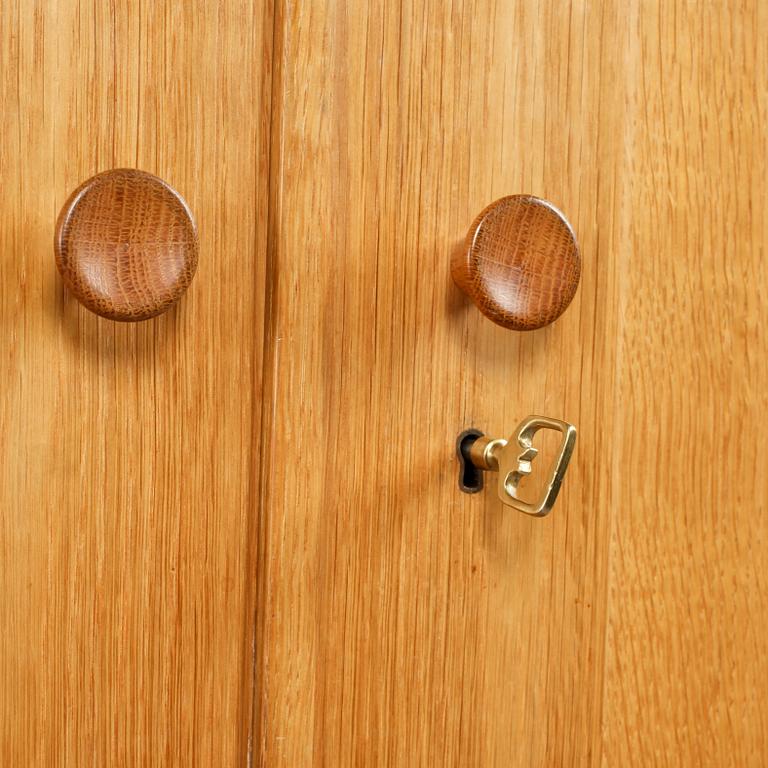 SKÅP, "Oktober", Carl Malmsten,  1900-talets andra hälft.