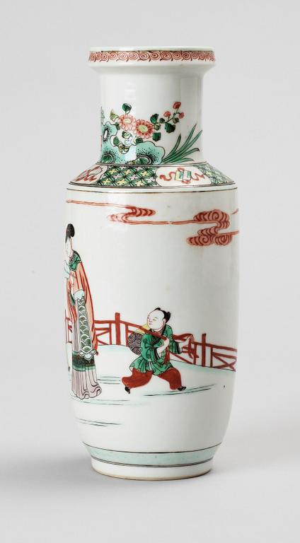 ROLEAUVAS, porslin. Kina. 1900-talet.