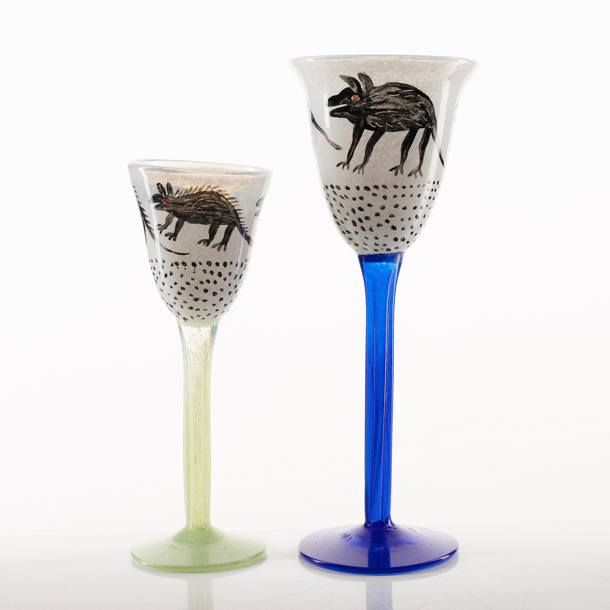 Ulrica Hydman Vallien, pokalglas, 2 st, unika, Kosta Boda, signerad.