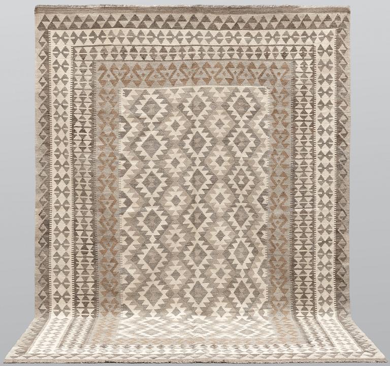 A carpet, Kilim, ca 298 x 204 cm.