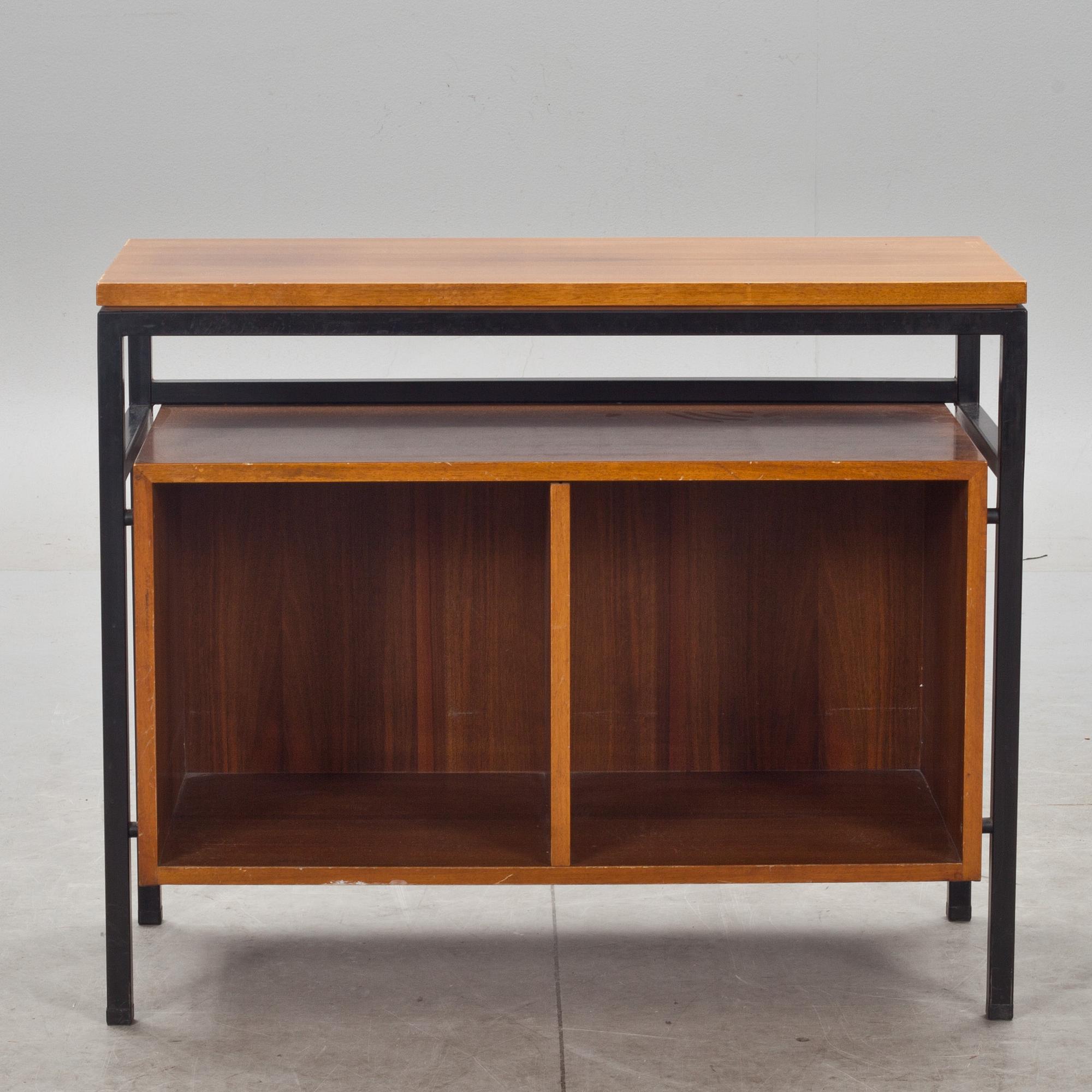 HURTS, Knoll International, licenstillverkat vid NKs verkstäder.