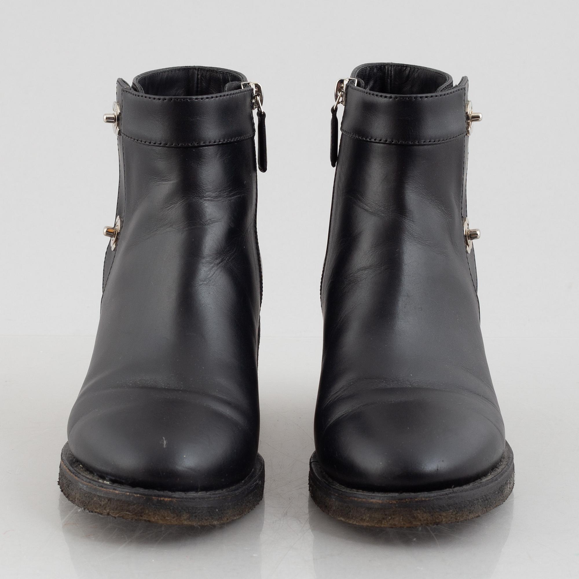 Chanel, boots, size 38 C.
