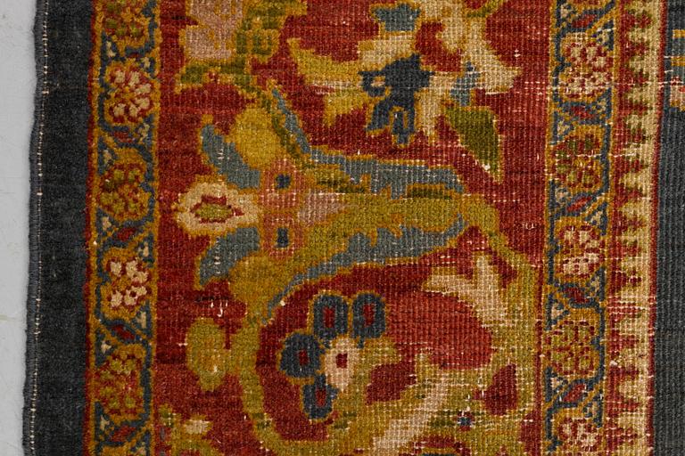 A carpet, antique Ziegler Mahal, ca 452 x 321 cm.