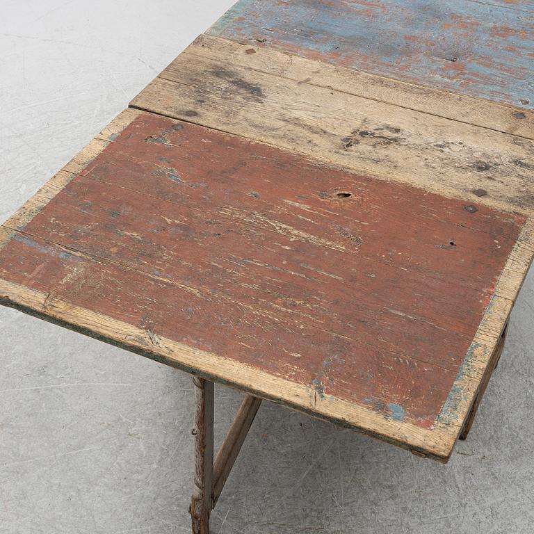 A Swedish baroque gate leg table, 18th century.