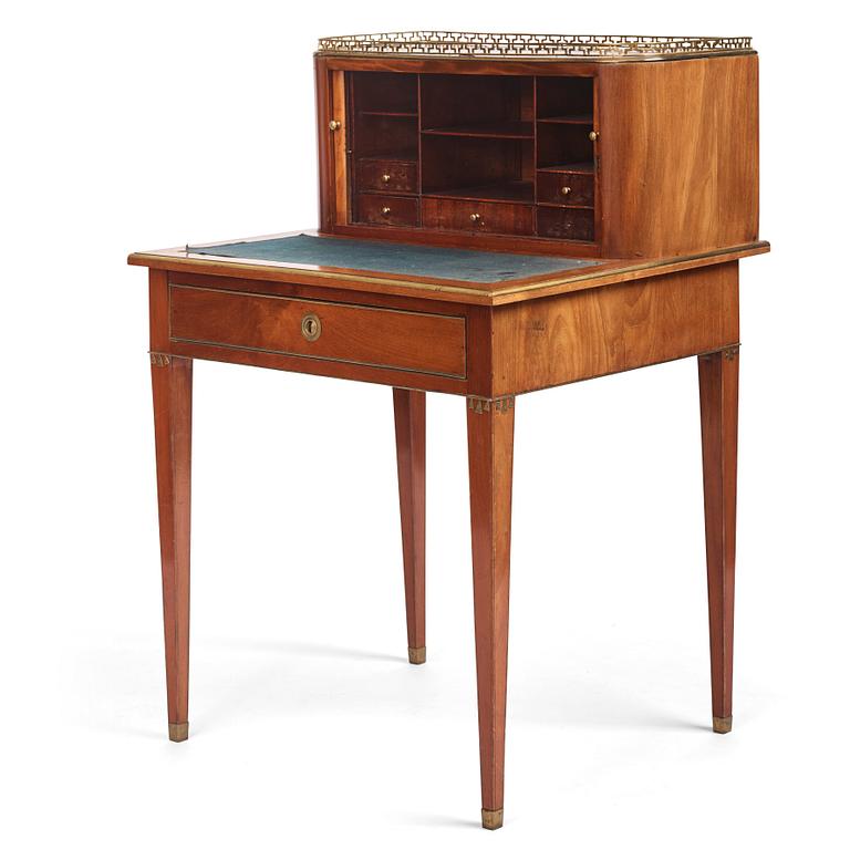 A late Gustavian mahogany 'bonheur du jour' desk, late 18th century.