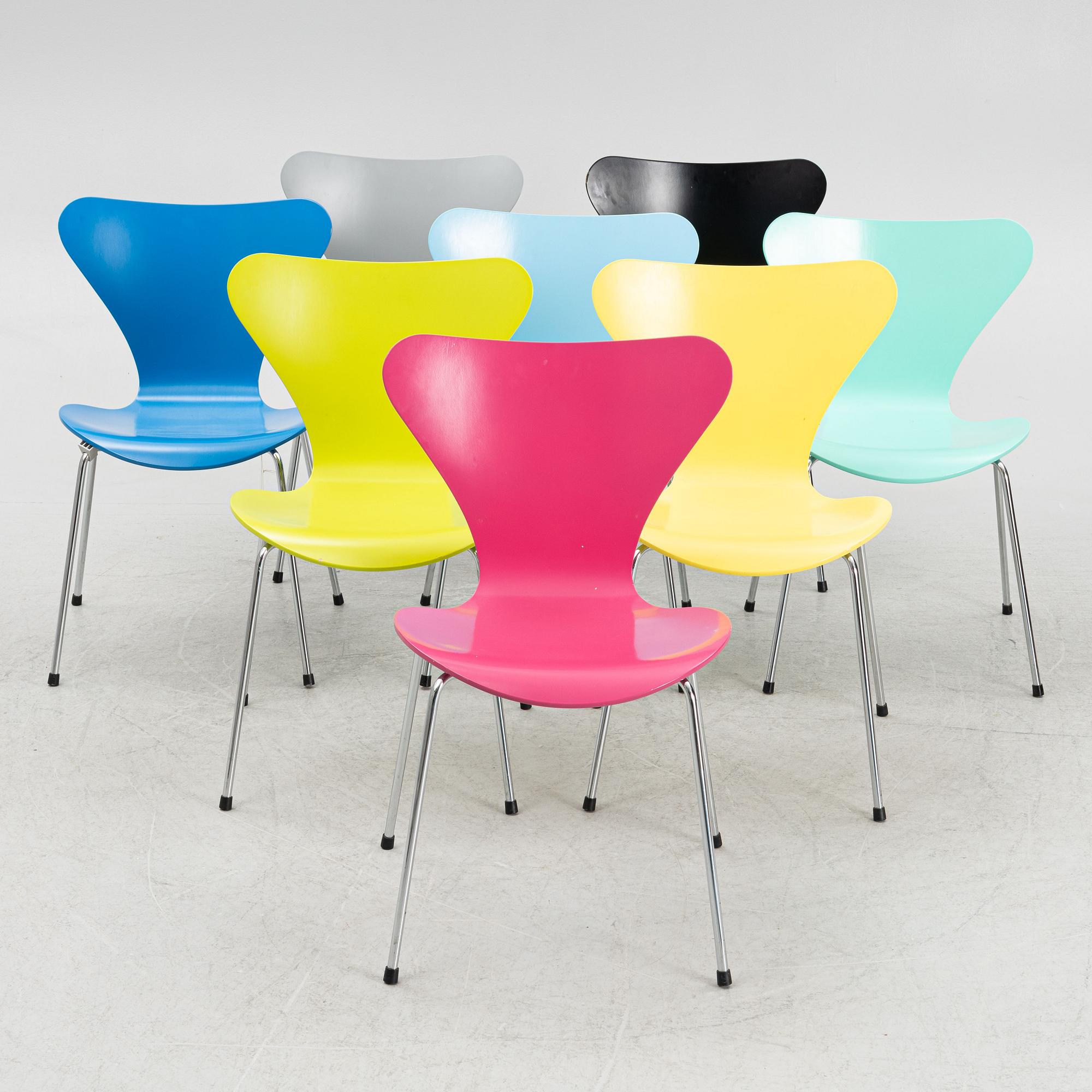 Arne Jacobsen, stolar, 8 st, "Sjuan", Fritz Hansen, Danmark 1997.