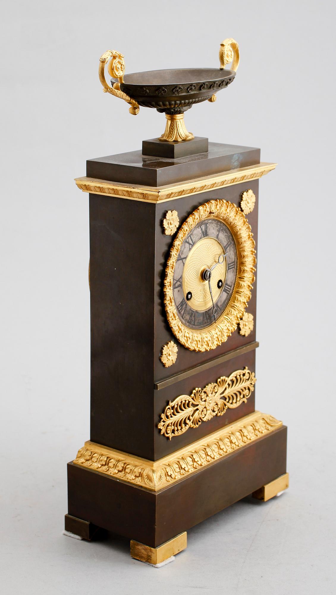 BORDSPENDYL, senempire, 1800-talets mitt.