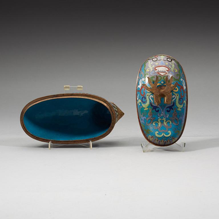 A pair of cloisonné quail tureens with covers, Qing dynasty, (1664-1912).