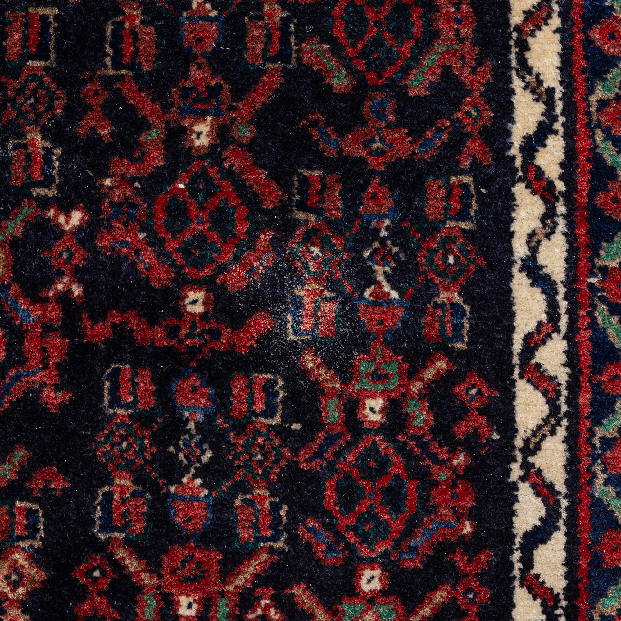 Matta, Senneh ca 330 x 205 cm.