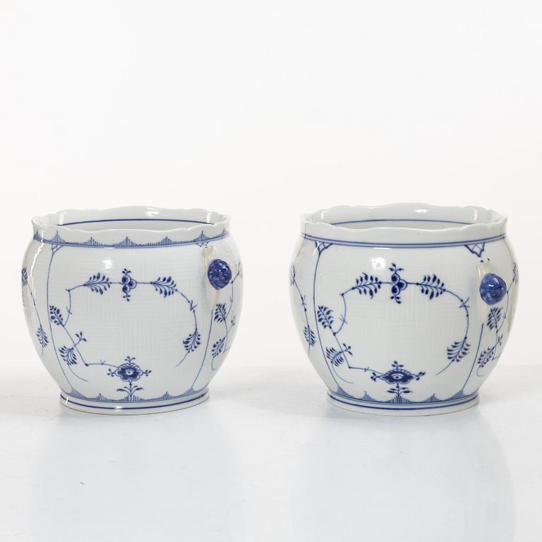 Royal Copenhagen, Outer sleeves, a pair, porcelain, "Musselmalet", model no. 126.
