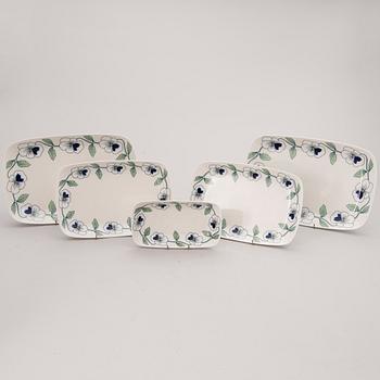 SYLVIA LEUCHOVIUS, 84 osaa, posliinia, "Sylvia", Juhla-astiasto, Rörstrand, 1900-luvun loppupuoli.