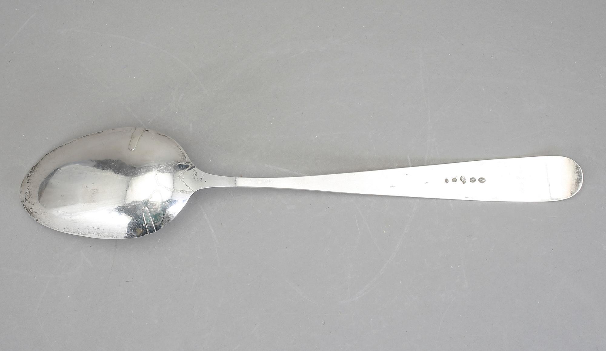 RAGUSKED, silver, Norge, 1800-tal, otydlig mästarstämpel. Vikt ca 165 gram.