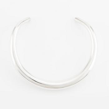 Georg Jensen, Anne Ammitzböll, halsring, "Aura", sterlingsilver, Firma Georg Jensen, Köpenhamn.