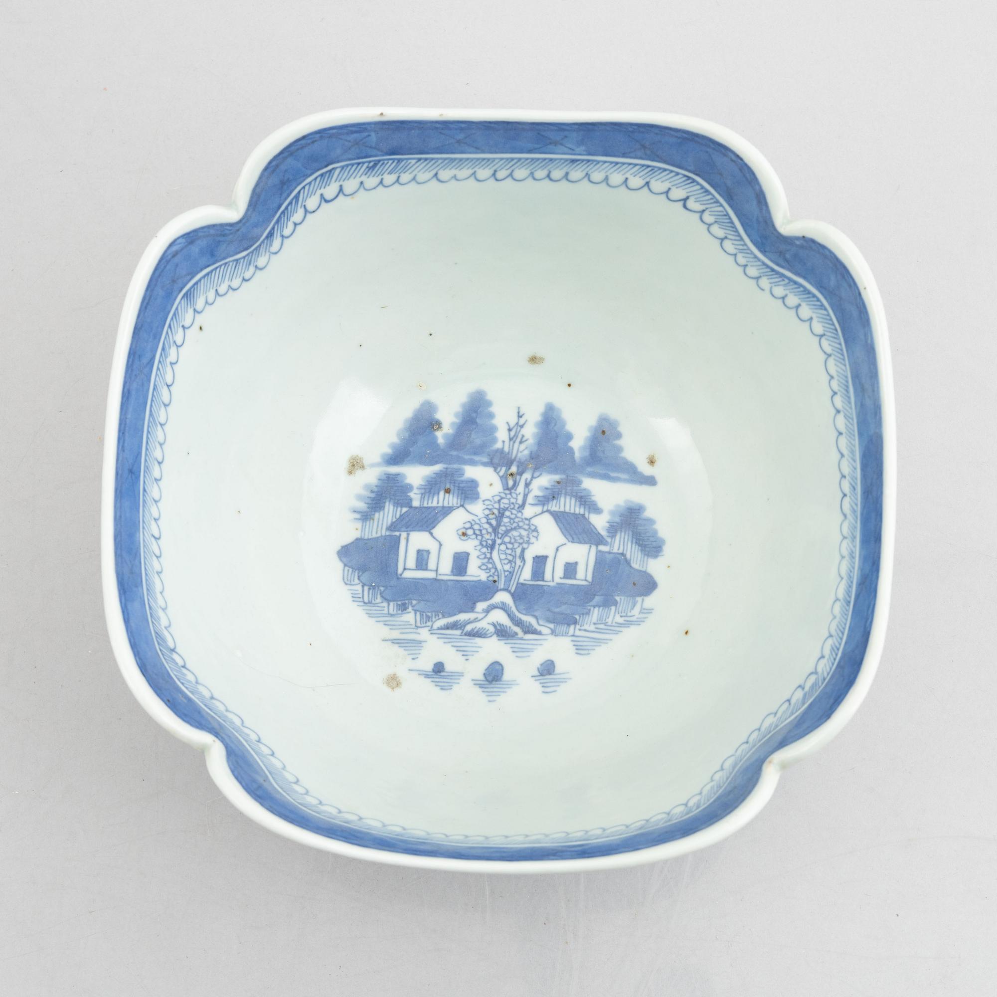 Eleven pieces of Chinese blue and white porcelain, Qing dynasty, 18th-19th century.