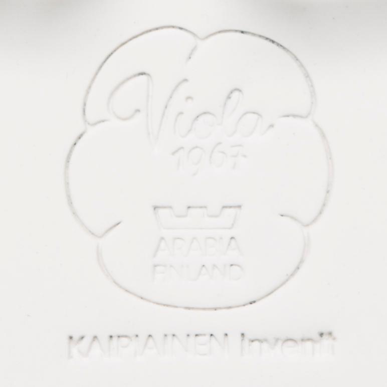 BIRGER KAIPIAINEN, FAT, keramik, "Viola". Märkt i godset Kaipiainen Invenit Arabia Finland.