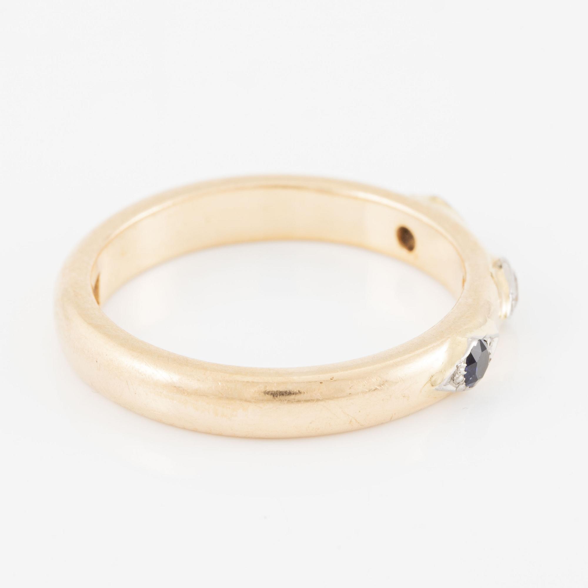 Ring 18K gold.