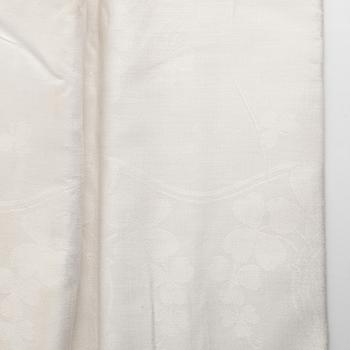 Five tablecloths, partly linen.