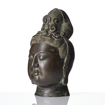 A large Chinese bronze head of Guanyin, late Qing dynasty, 19th century/around 1900.