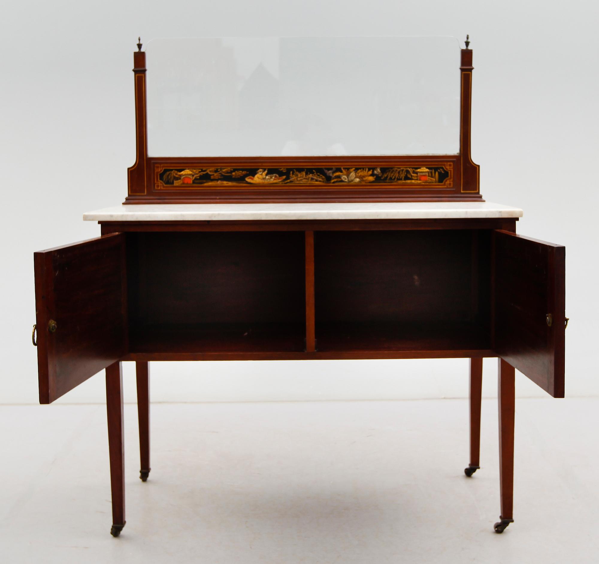 SIDEBOARD, 1900-talets första hälft.