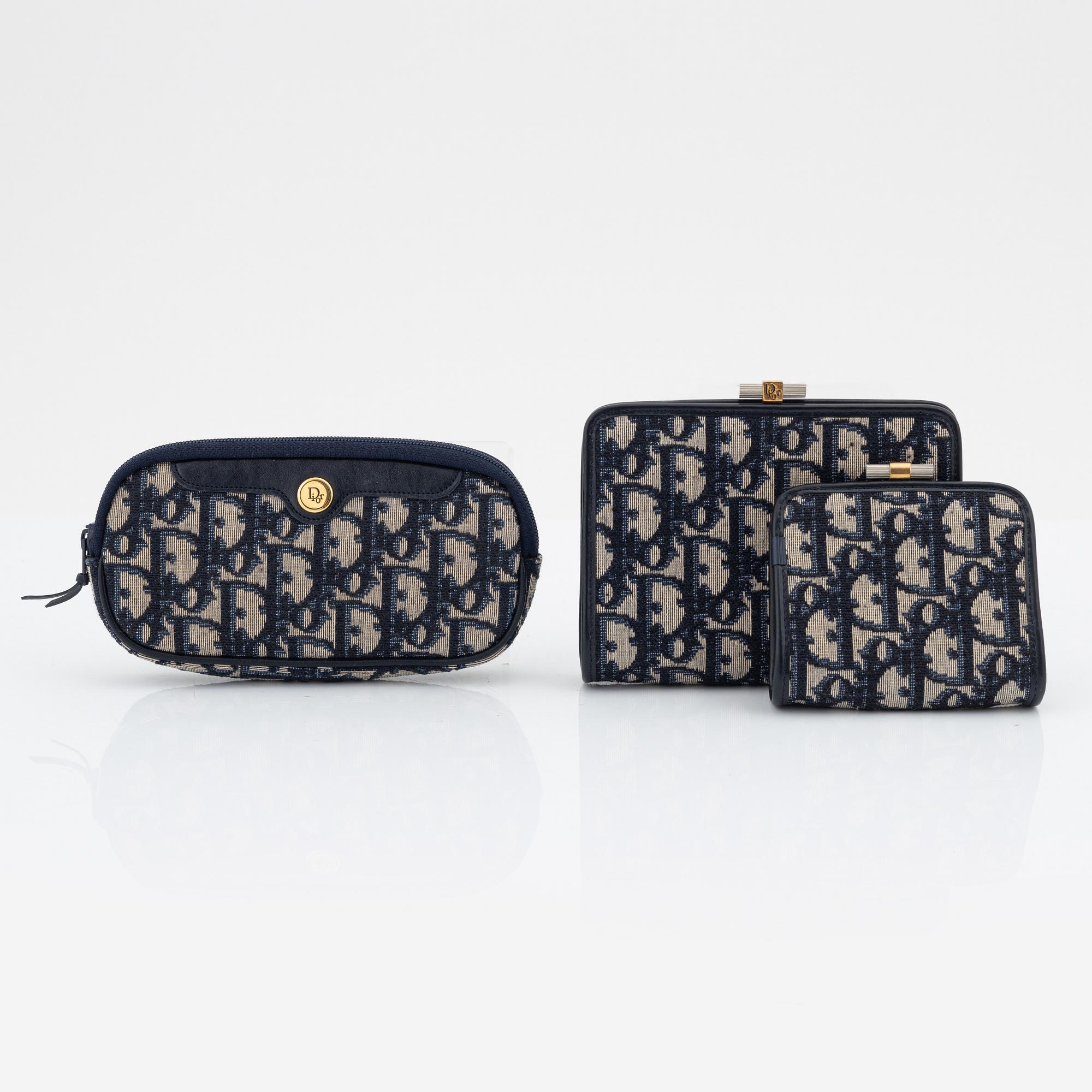 Christian Dior, paraply, glasögonfodral samt portmonnäer, 2 st.