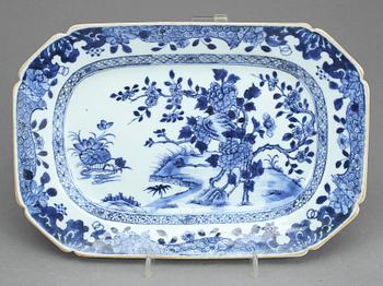 STEKFAT, 2 st, Kina, kompaniporslin, Qingdynastin, Qianlong (1736-1795).