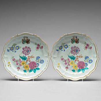 812. A pair of armorial famille rose dishes, Qing dynasty, Qianlong (1736-95).