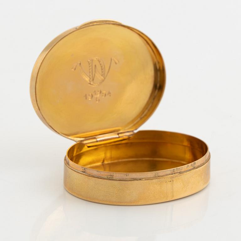 Box, 18K gold.