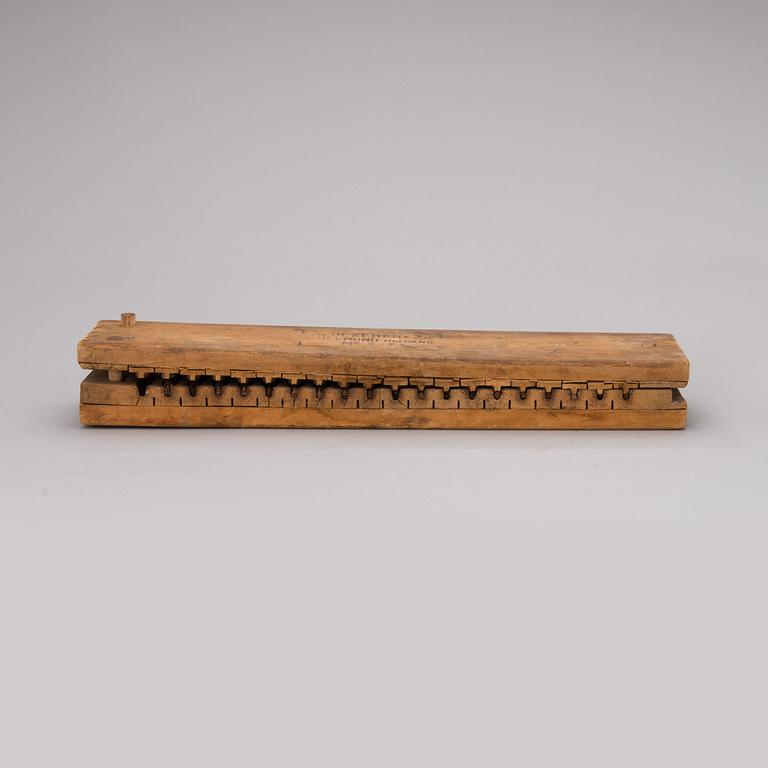 A CIGAR FORM, wood, first half of the 20th century.