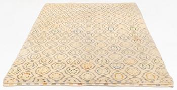 Ingrid Hellman-Knafve, a carpet 'Lökar', knotted pile, 324 x 185.5 cm, signed IH-53.