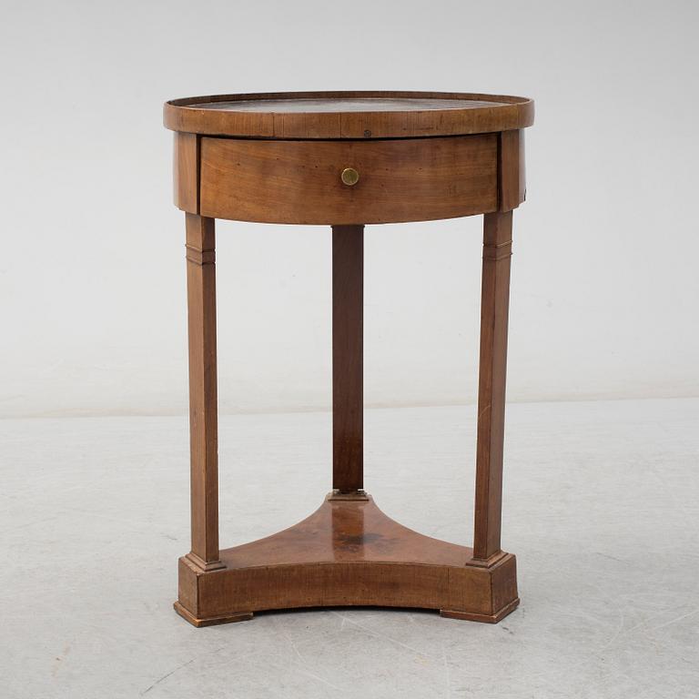 TABLE, probably France. First half of the 19th century.