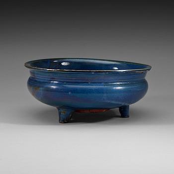 235. A large blue glazed tripod censer, Qing dynasty (1644-1912).