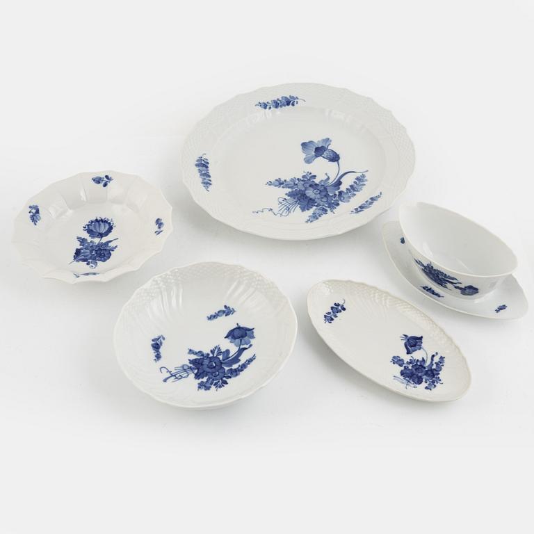 Servisdelar,  44 delar, porslin, "Blå blomst", Royal Copenhagen, Danmark.