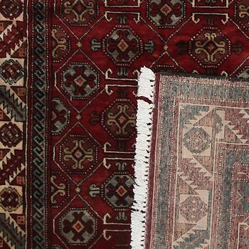 MATTA, Hamadan. Ca 312 x 170 cm.