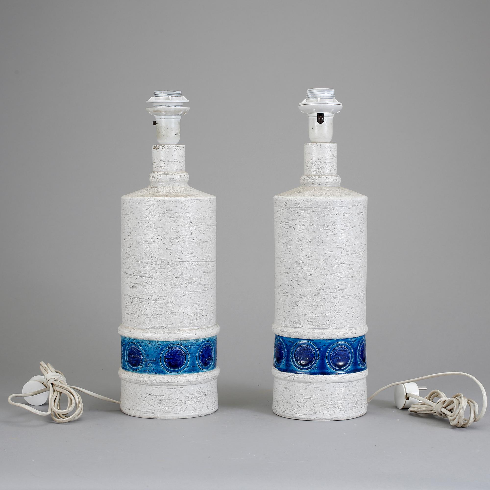 BORDSLAMPOR, ett par, keramik, 1960/70-tal.