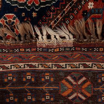 A rug, semi-antique Kashgai, ca 210 x 159 cm.