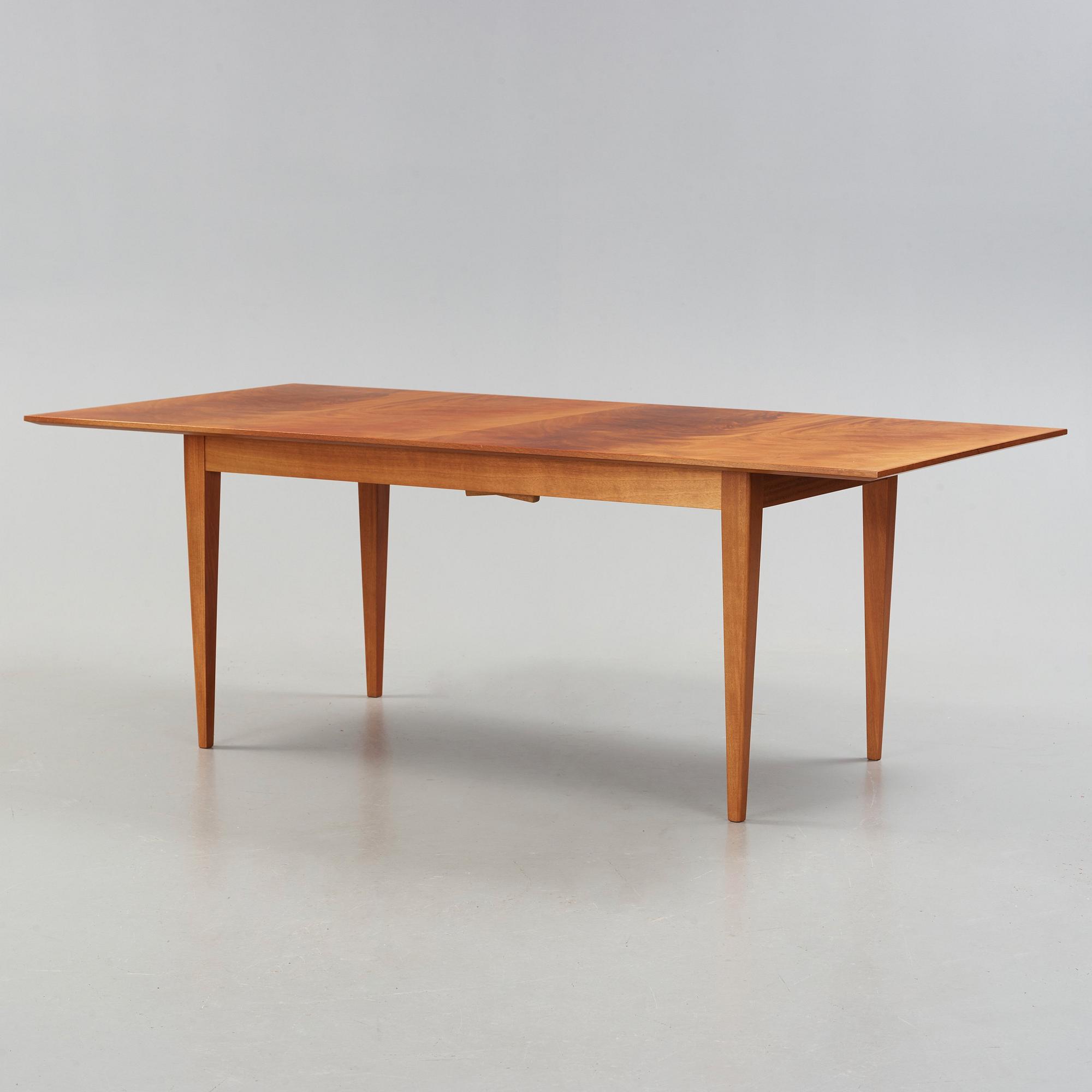 Josef Frank, matbord, Firma Svenskt Tenn, modell 752, efter 1985.
