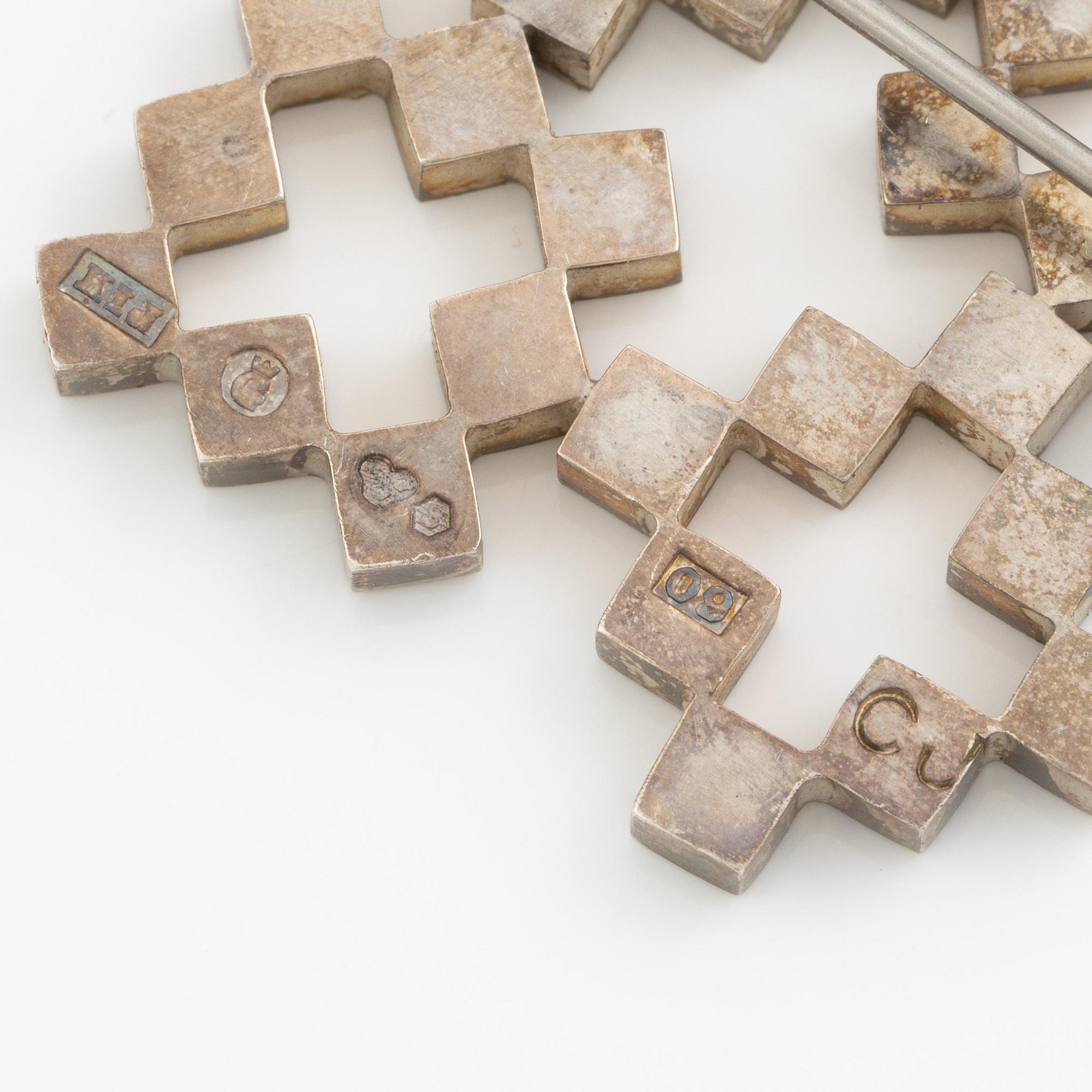 Tre broscher, silver, Anders Högberg och Cecilia Johansson, Göteborg 1964, 65 och 68.