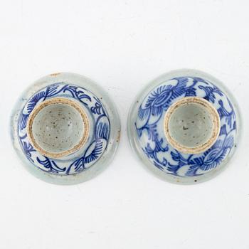 Salt cellars, 2 similar pieces, porcelain, Southeast Asia, circa 1900.
