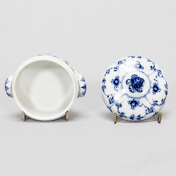 A 19-pc porcelain service, "Musselmalet", Royal Copenhagen, Denmark. Part 1889-1922, the rest 1967-84.