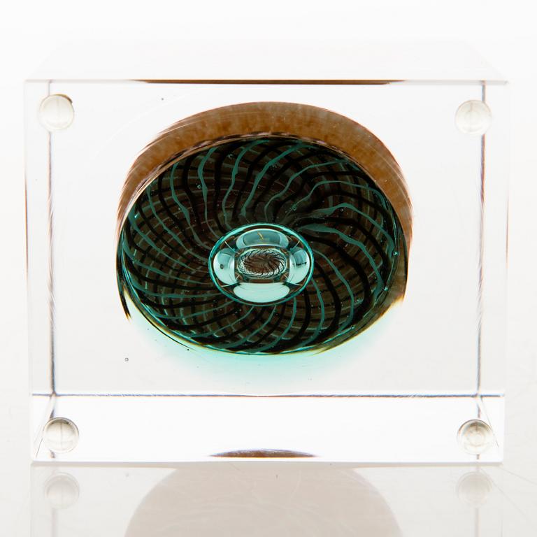 OIVA TOIKKA,  an annual glass cube signed Oiva Toikka, Nuutajärvi 1999, numbered 402/2000.