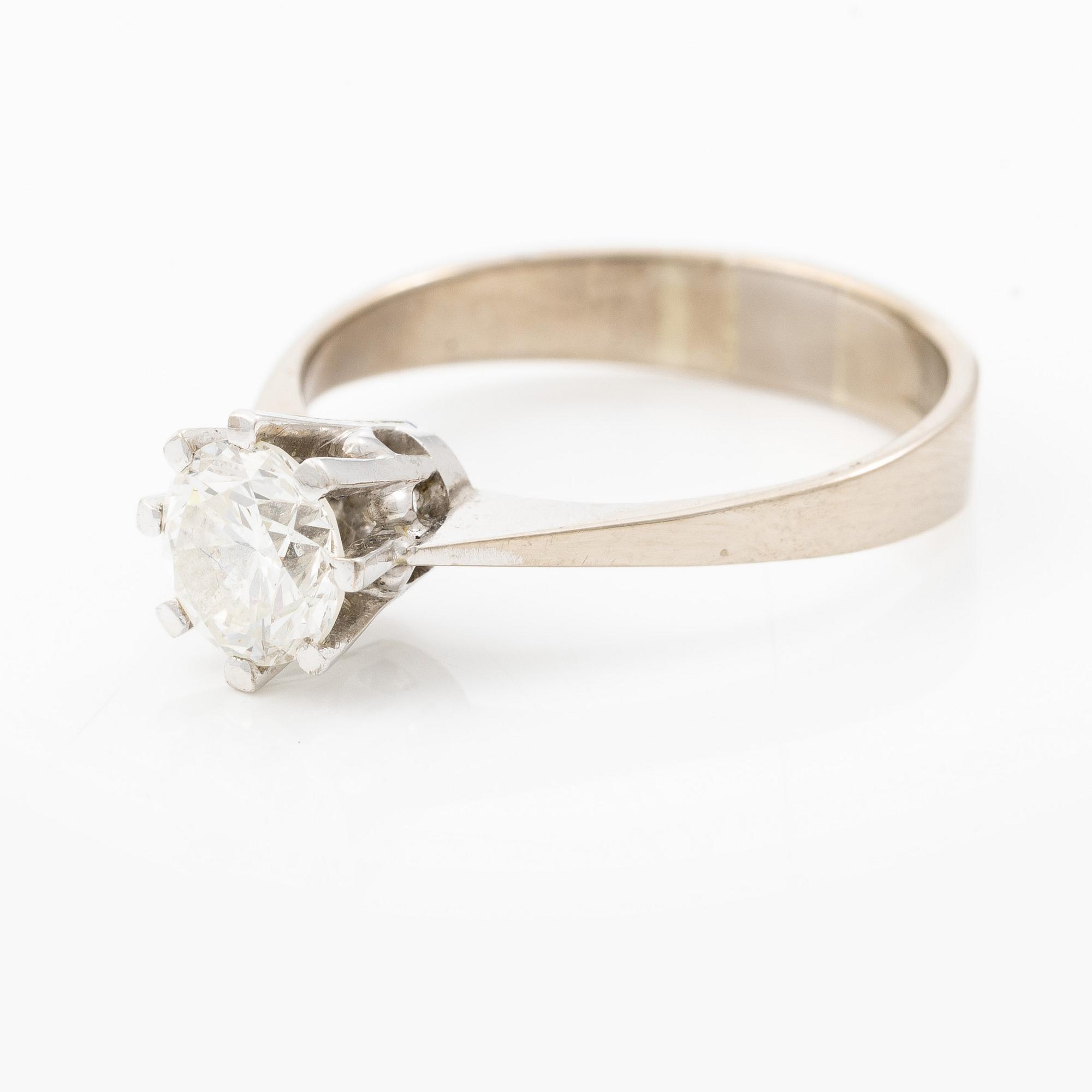Ring, solitaire ring, 18K white gold with a brilliant-cut diamond approximately 1 ct.