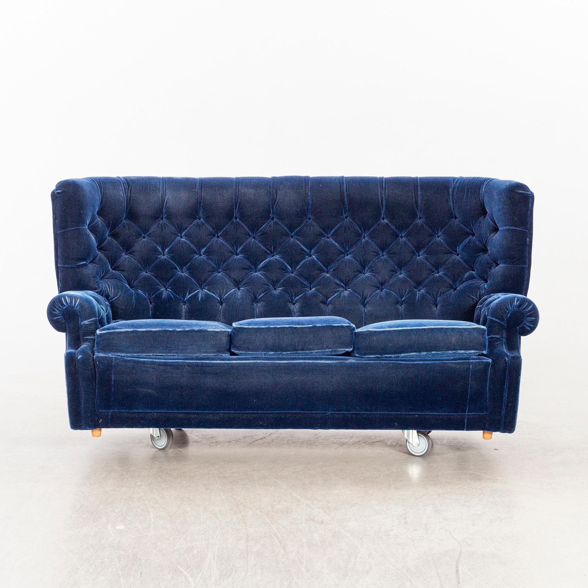 An Wade Upholstry Long Eaton sofa and Armchair, 1970/80:s Enland.