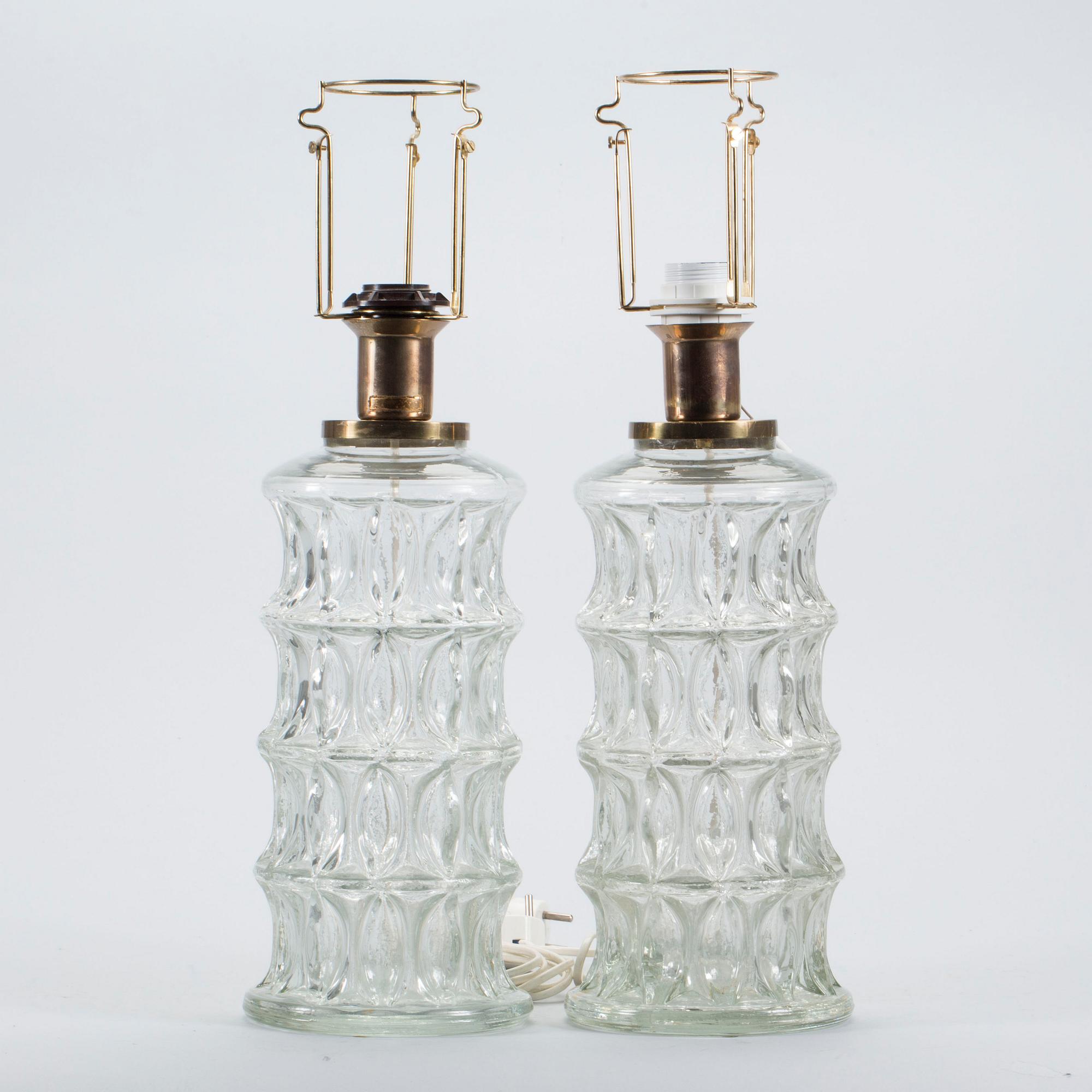 BORDSLAMPOR, ett par, glas, Stilarmatur Tranås. 1900-talets andra hälft.