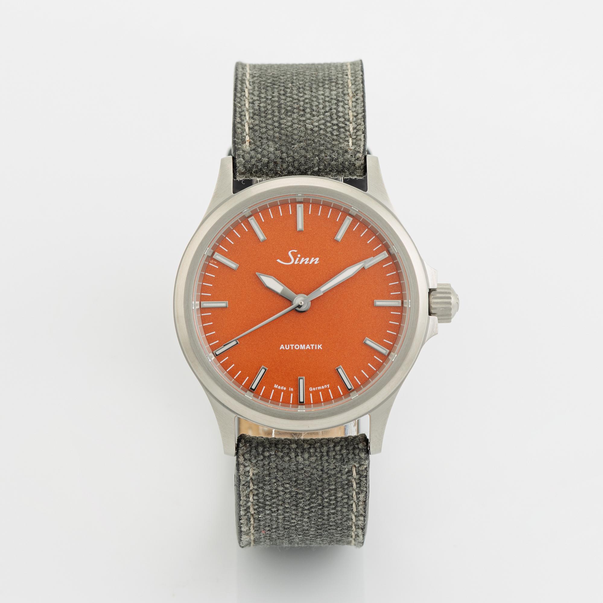 Sinn, 556, "Carnelian Red", wristwatch, 38,5 mm.