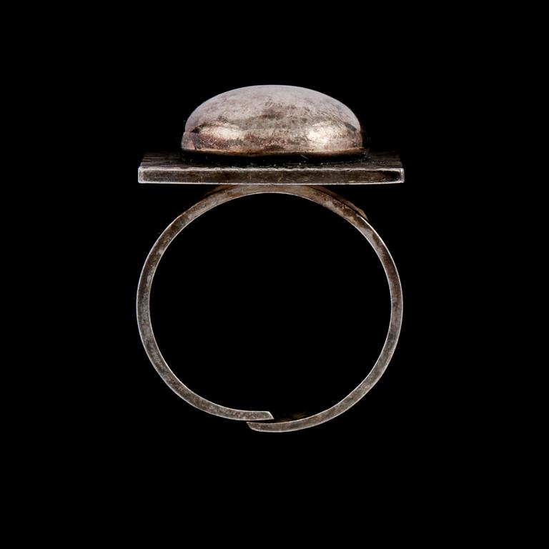 RING, sterlingsilver, Elis Kauppi, Kupittaan Kulta, Turku, Finland, 1970. Vikt 10 g.