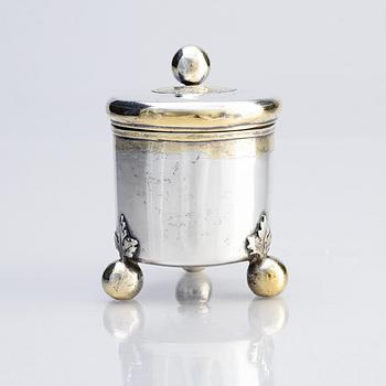 Johan Lorenz Starin, miniatyrdryckeskanna, silver, Stockhom 1742. Senbarock.