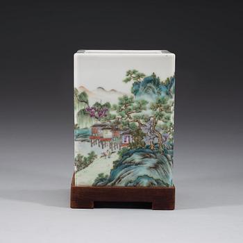 A square enameled brushpot, 20th Century with Qianlong four characters mark in blue.